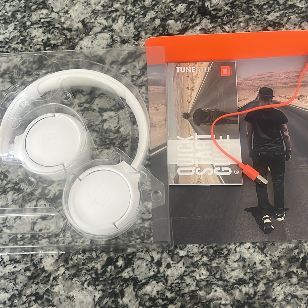 JBL Pure Bass white wireless headphones. Look and sound amazing!